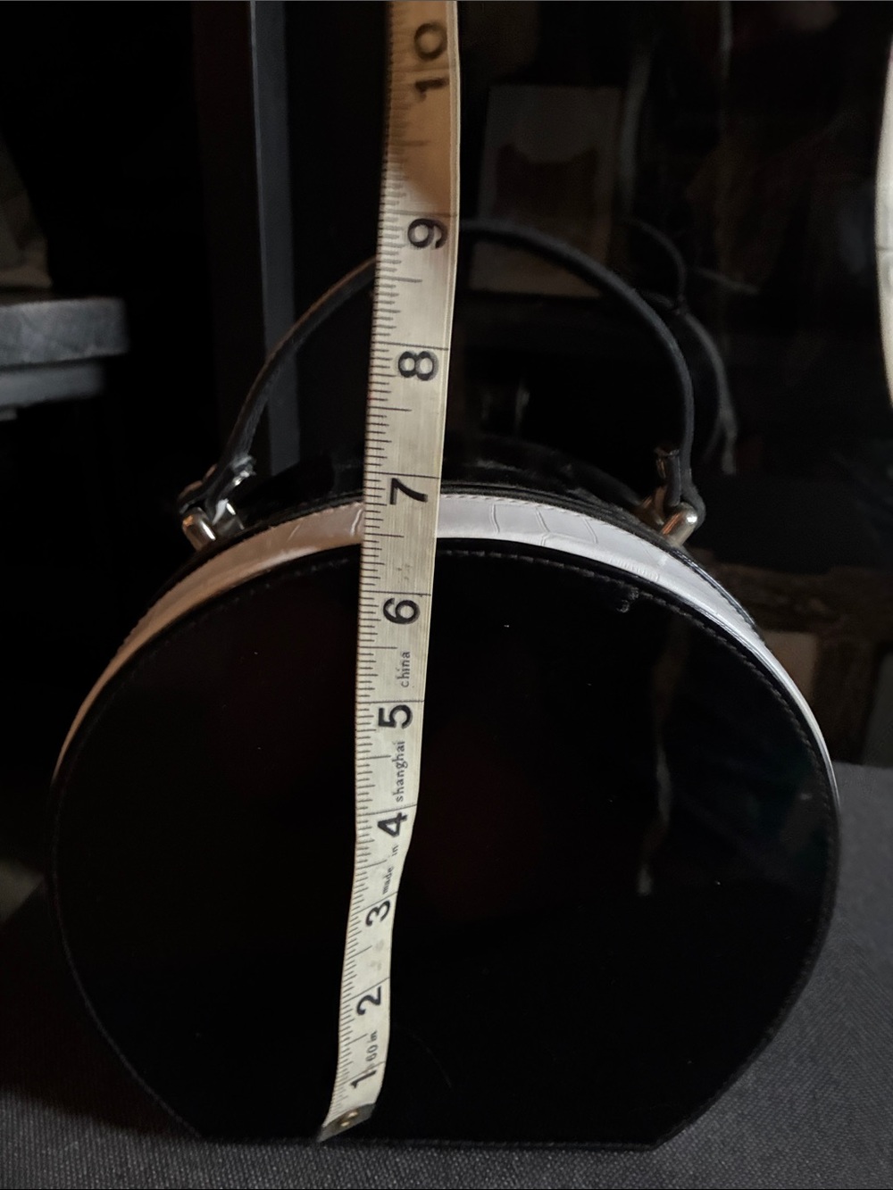 Mini patent Leather Hat Box Bag - Picture 11 of 14